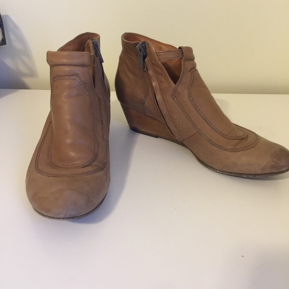 COCLICO tan wedge ankle boots - Picture 2 of 8